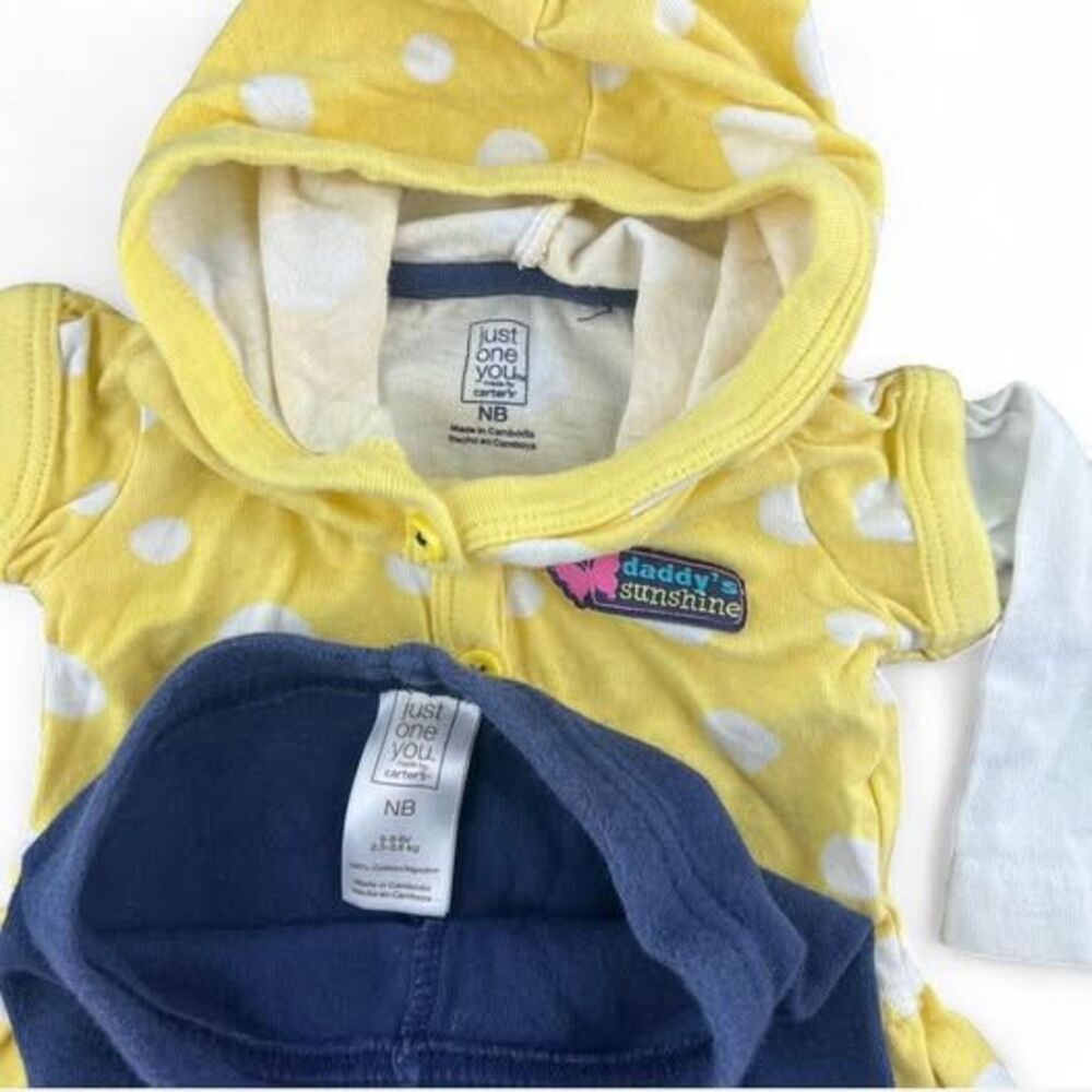 Yellow and white polka dot hooded baby girl outfit size newborn - Picture 3 of 3